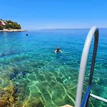 Dream 1st Row To The Sea