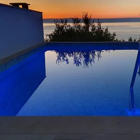 Dream 1st Row To The Sea